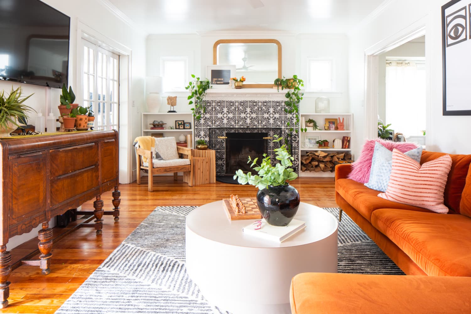 How to Make Sure Rugs Match in an Open Concept, According to Designers